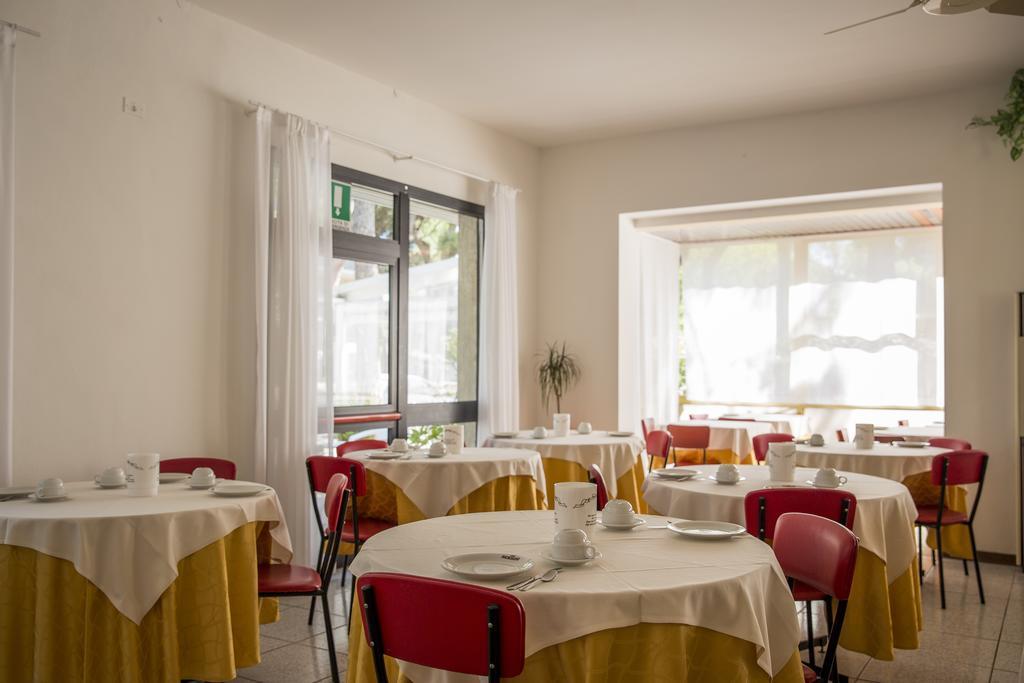 Hotel Meris Milano Marittima Exterior foto